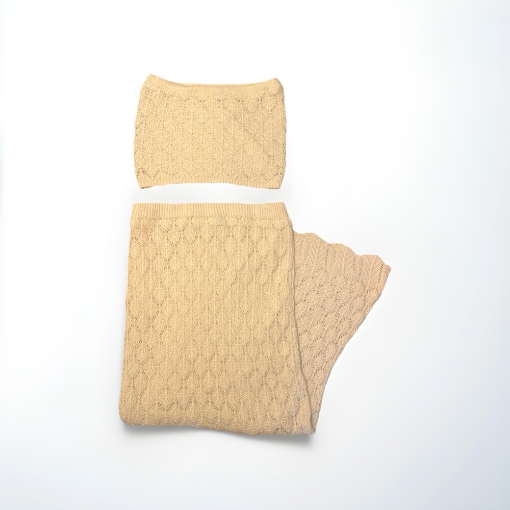 Freshman 1996 Cream Crochet Set